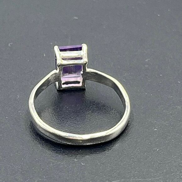 Sterling Silver Natural Emerald Cut Purple Amethyst Solitaire Ring Size 8.25 - Picture 3 of 12